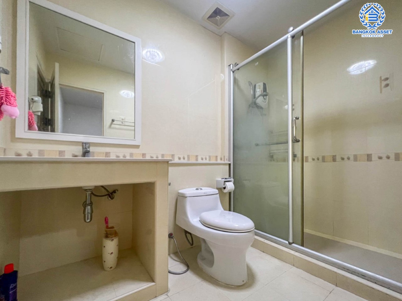 *****ทาวน์เฮ้าส์มือสองย่านนนทบุรี ม.เอดรีม ราชพฤกษ์-ตลิ่งชัน บนเนื้อที่ 21 ตร.ว. ฟังก์ชันจัดเต็ม 3 ห้องนอน 2 ห้องน้ำ 1 ที่จอดรถ รายล้อมด้วยสิ่งอำนวยความสะดวกมากมาย เป็นส่วนตัวใกล้ทางด่วนศรีรัช และรถไฟฟ้าสายสีแดง สถานี"ตลิ่งชัน"